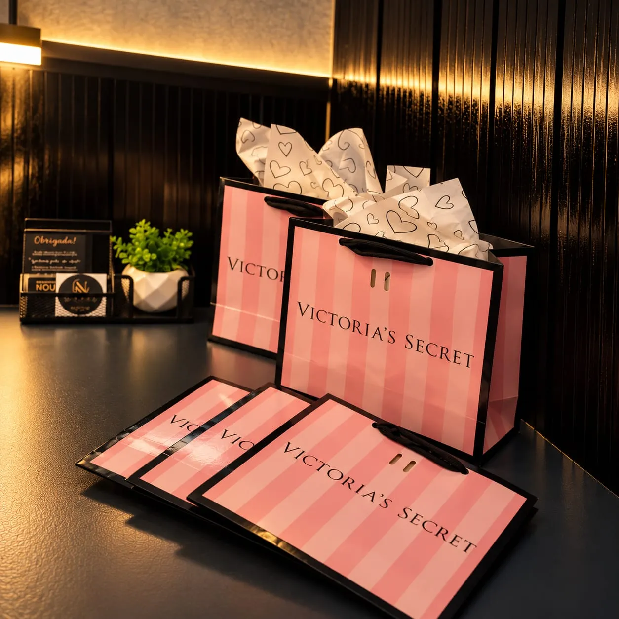 Sacola de Papel Victoria’s Secret Rosa – 20 × 22 × 9 cm